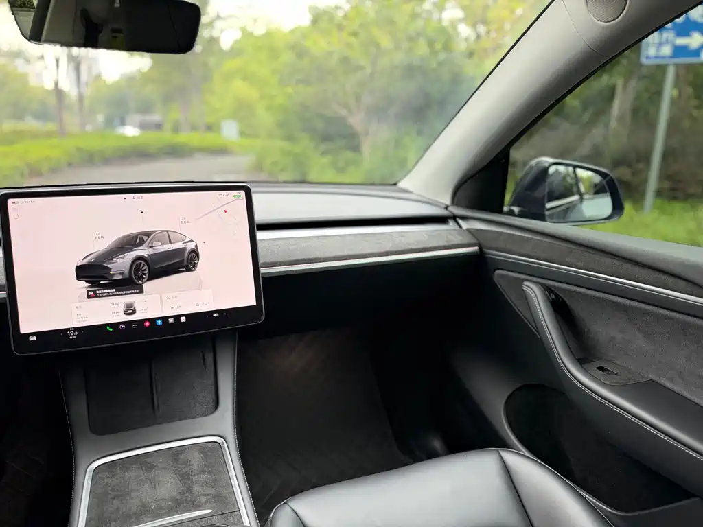 Model Y 2023 long-range all-wheel drive version купить на сайте DeffCars