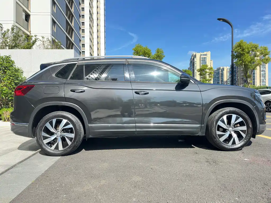 Tyron 2019 330TSI 4WD Luxury Country VI купить на сайте DeffCars