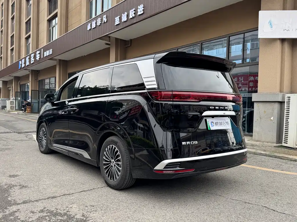 Denza D9 2024 DM-i 970 luxury model купить на сайте DeffCars
