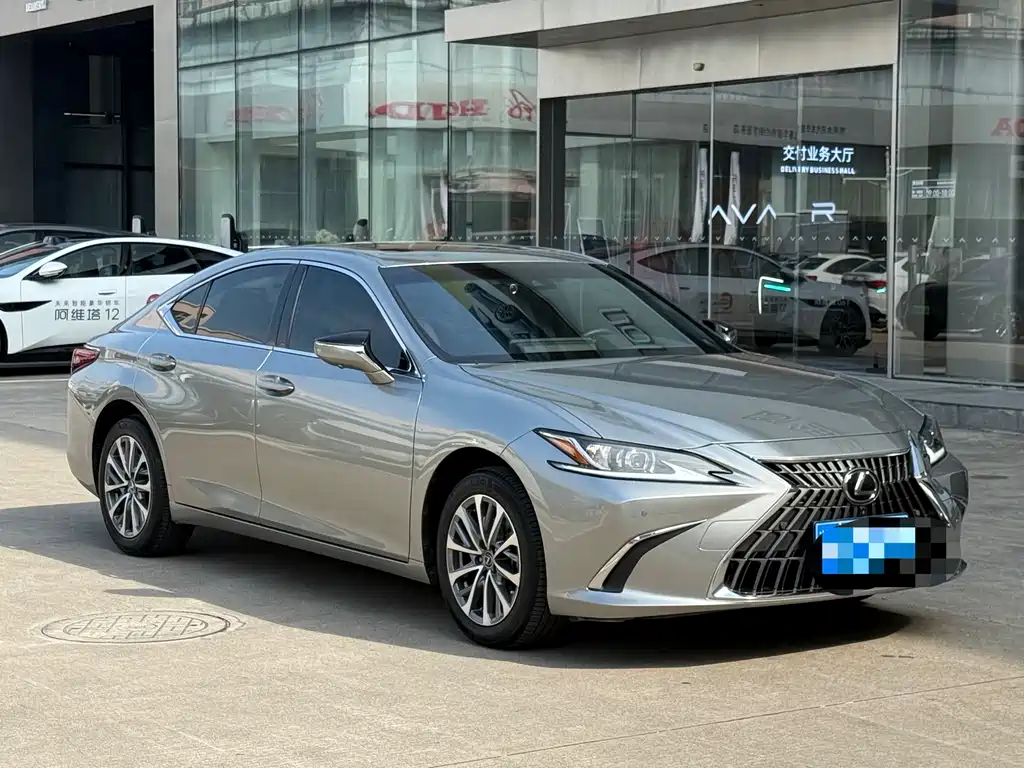Lexus ES 2023 200 Excellence Edition купить на сайте DeffCars