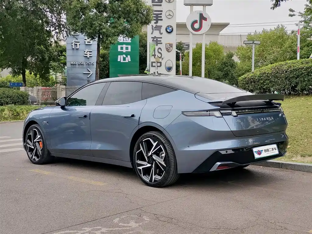 Lynk & Co Z10 2024 95kWh 702km four-wheel drive smart driving Ultra купить на сайте DeffCars