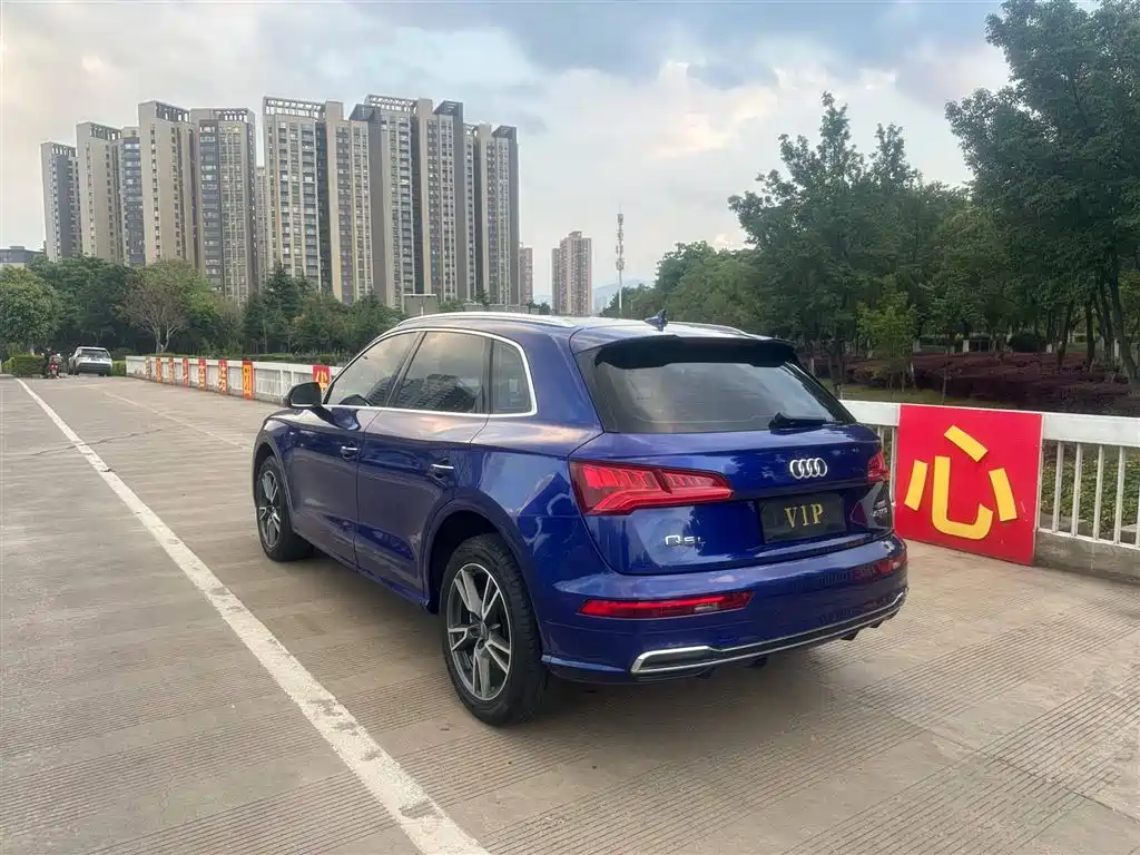 Audi Q5L 2018 40 TFSI enjoys fashionable style, National V купить на сайте DeffCars