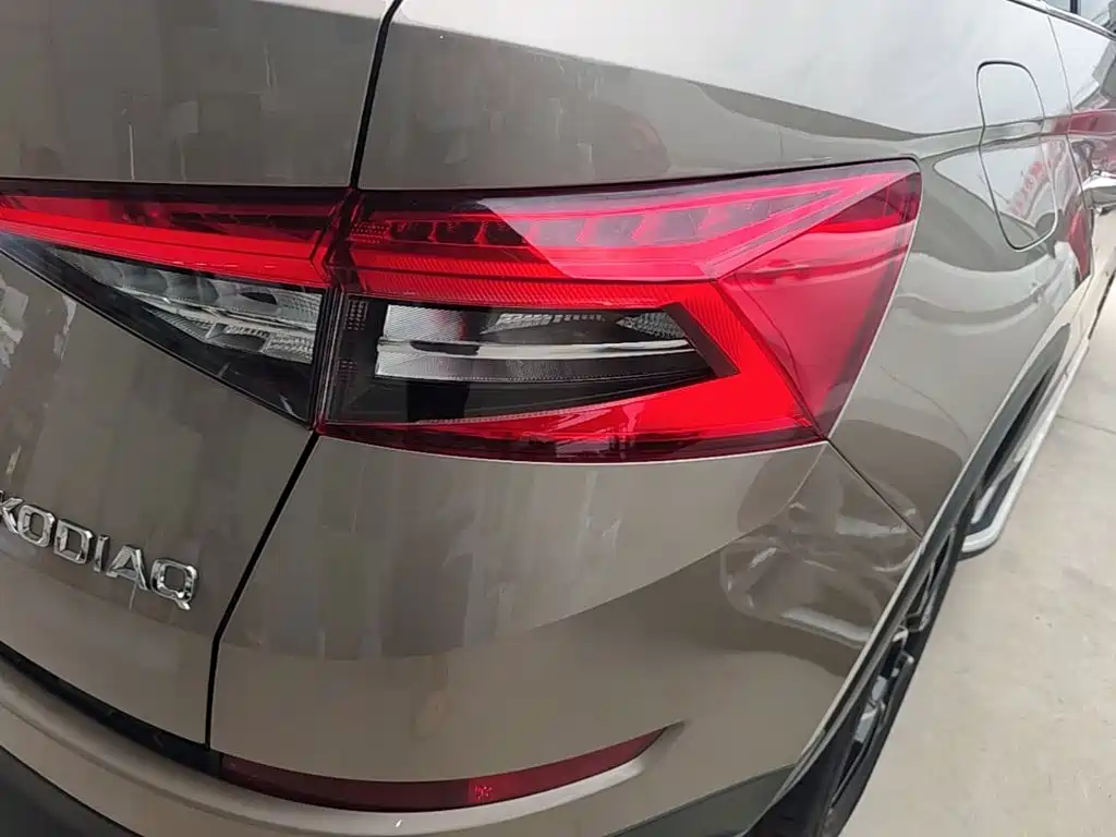 Kodiak 2019 facelift TSI330 7-seat two-wheel drive luxury premium version, National VI купить на сайте DeffCars