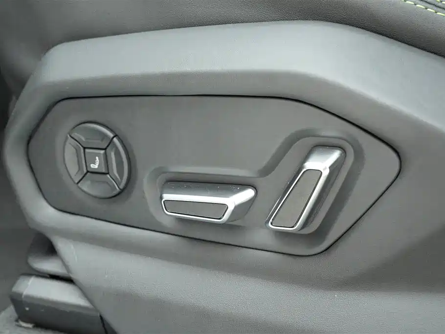 Urus 2023 4.0T V8 S купить на сайте DeffCars