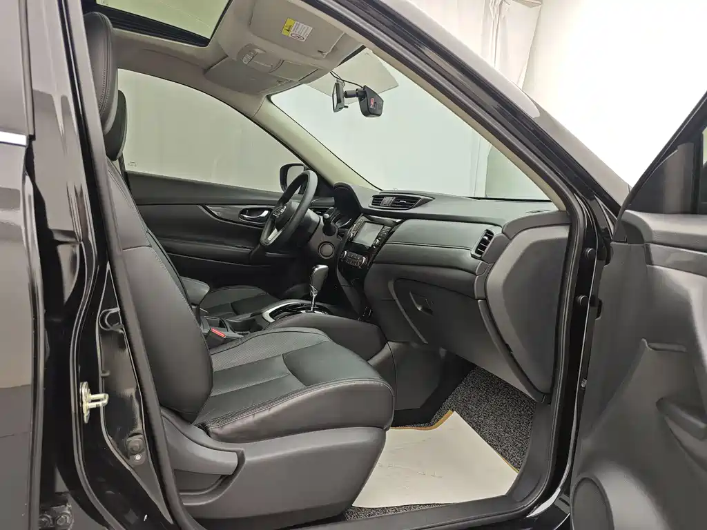 X-Trail 2017 2.0L CVT Comfort Edition 2WD купить на сайте DeffCars
