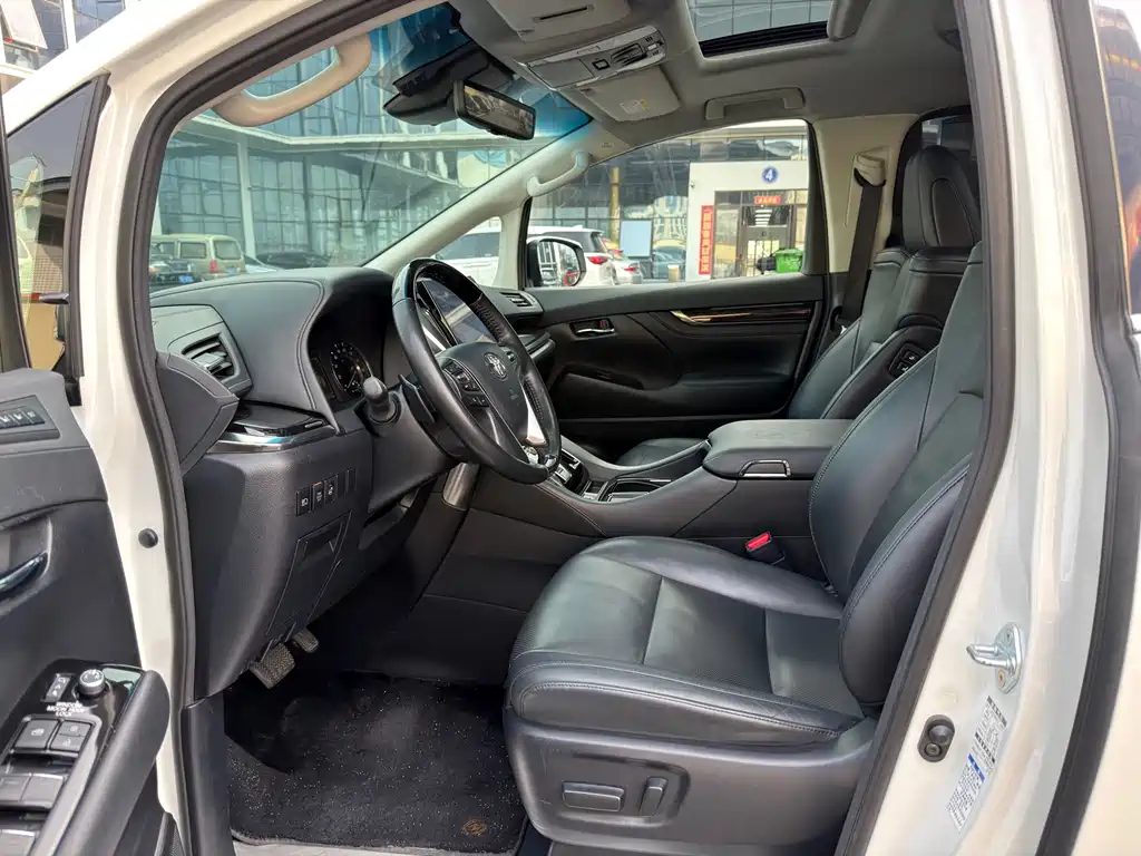 Wilfa 2023 Crown Dual Engine 2.5L HV Deluxe Edition купить на сайте DeffCars