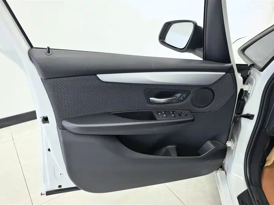 BMW 2 Series Station Wagon 2016 218i Fashion Model купить на сайте DeffCars