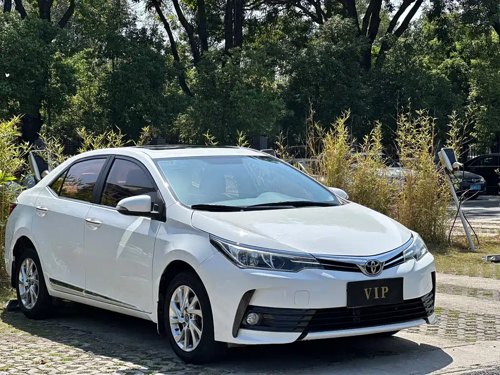 Corolla 2017 facelift 1.2T S-CVT GL-i leather version купить на сайте DeffCars