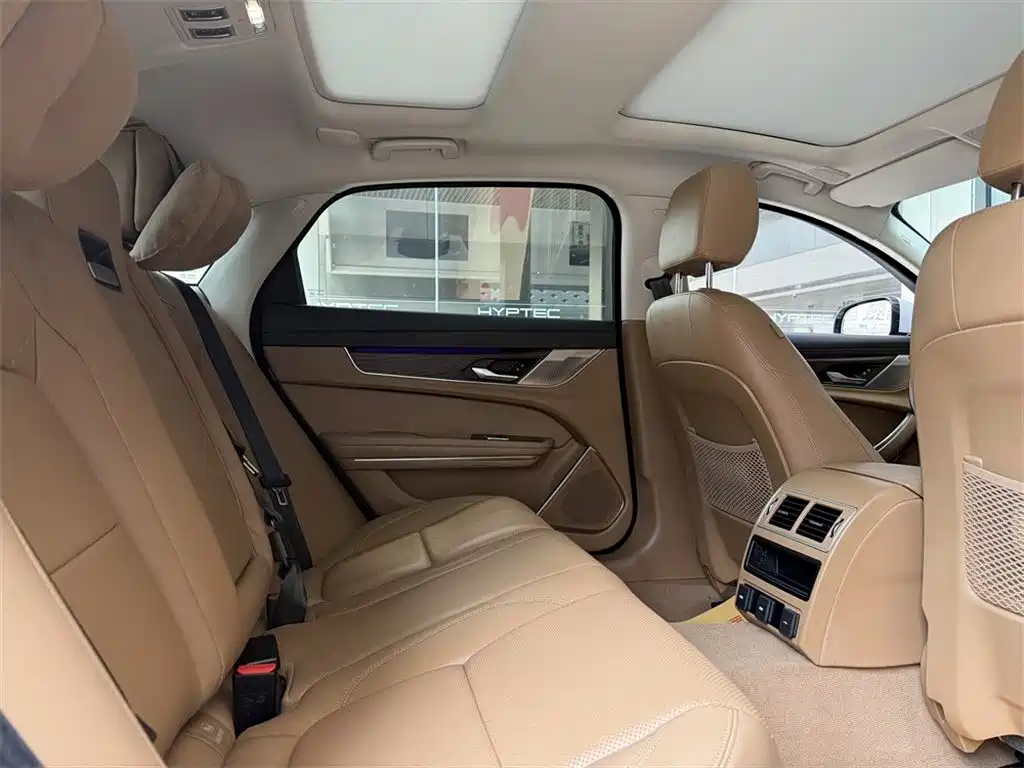 Jaguar XFL 2025 2.0T P250 two-wheel drive exclusive luxury version купить на сайте DeffCars