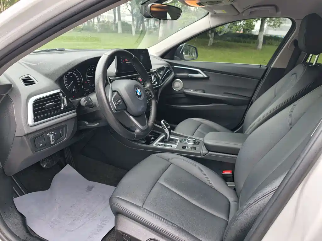 BMW 1 Series 2021 120i M Sports Edition купить на сайте DeffCars
