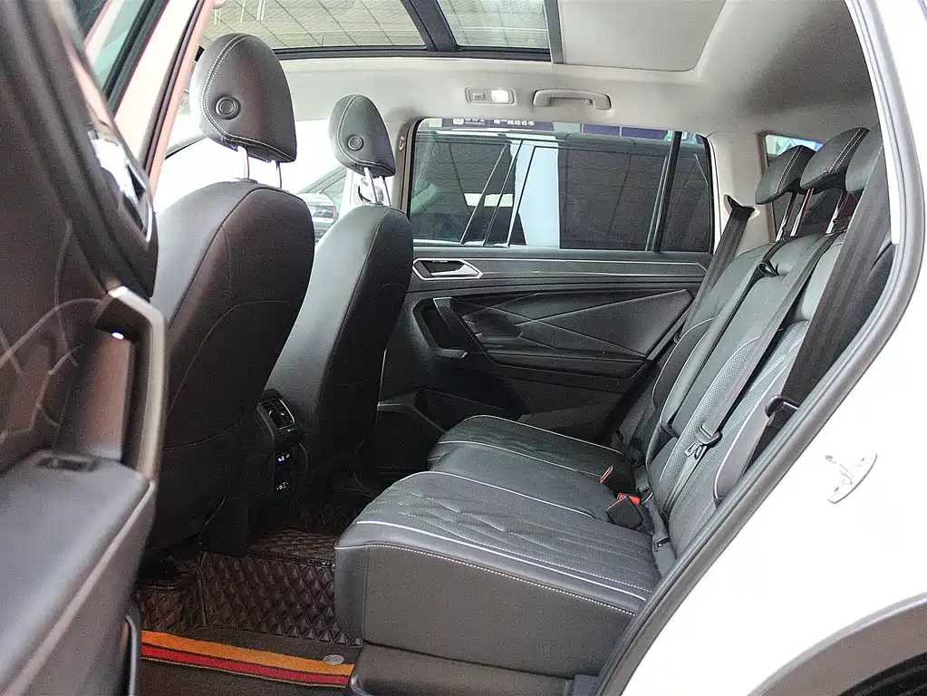 Tiguan L 2023 330TSI automatic two-wheel drive R-Line version купить на сайте DeffCars