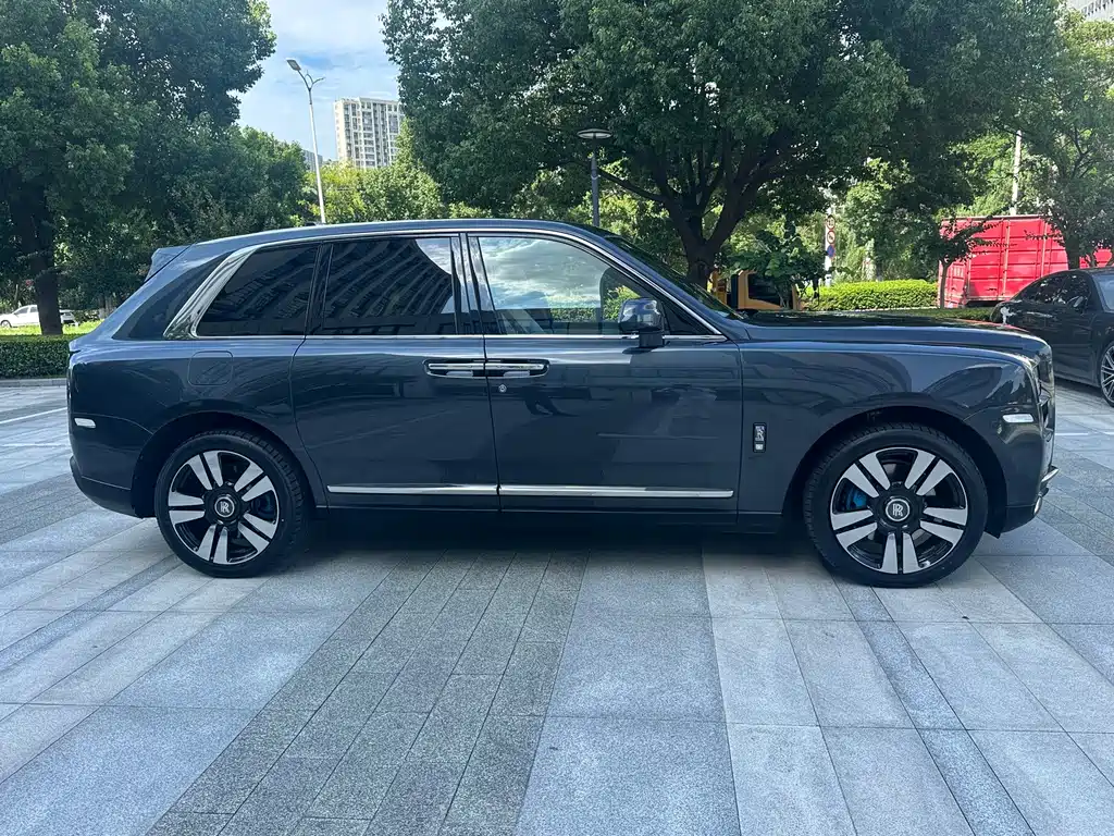 Cullinan 2018 four-seater version купить на сайте DeffCars