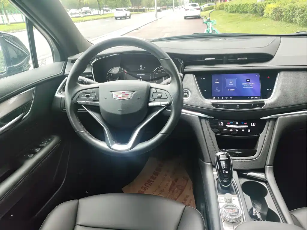 Cadillac XT6 2021 28T six-seat four-wheel drive stylish model купить на сайте DeffCars