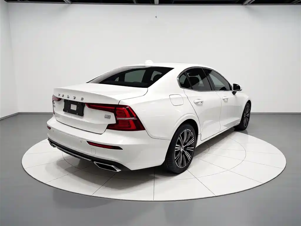 Volvo S60 plug-in hybrid 2021 T8 E-drive hybrid four-wheel drive Zhiyi luxury version купить на сайте DeffCars