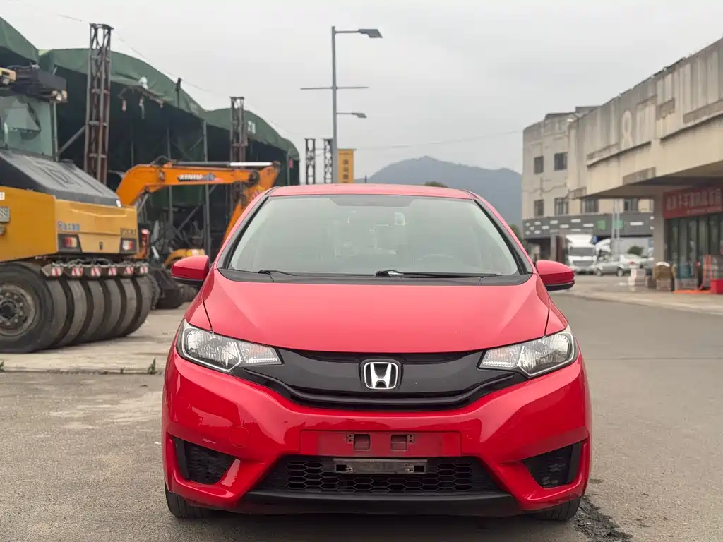 Fit 2016 1.5L LX CVT comfort model купить на сайте DeffCars