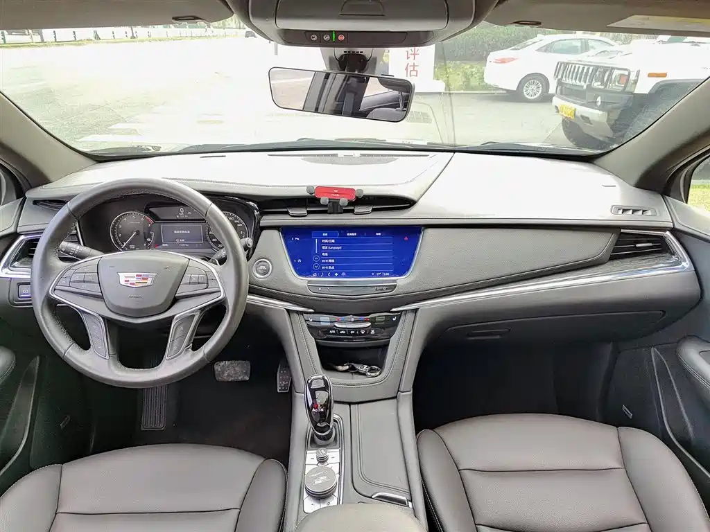 Cadillac XT5 2022 2.0T two-wheel drive luxury model купить на сайте DeffCars