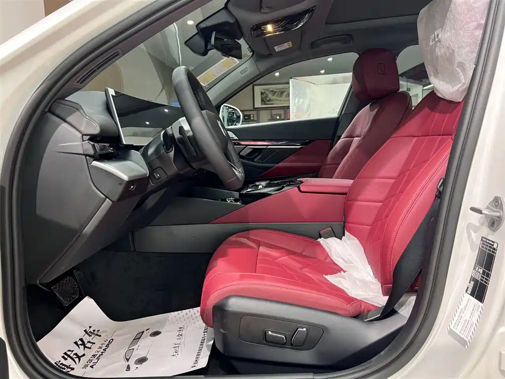 BMW 5 Series 2025 530Li Leading M Sports Package купить на сайте DeffCars