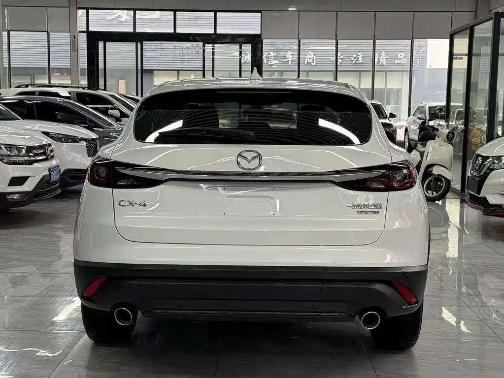 Mazda CX-4 2021 2.0L automatic two-wheel drive Blue Sky Vitality Edition купить на сайте DeffCars