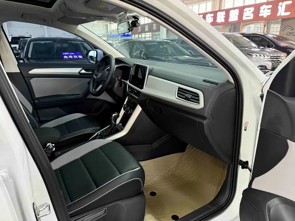 T-ROC 2023 280TSI DSG two-wheel drive time version купить на сайте DeffCars