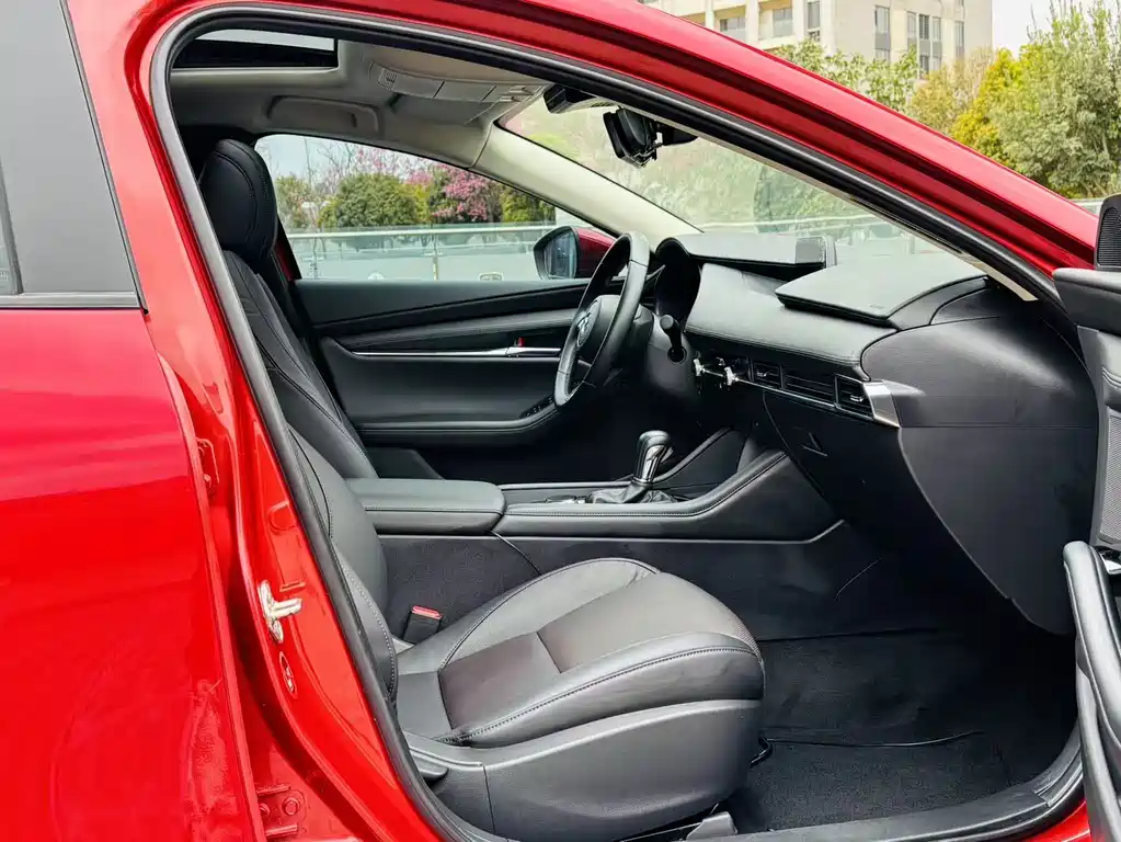 Mazda3 Angkesela 2020 2.0L Automatic Premium Edition купить на сайте DeffCars