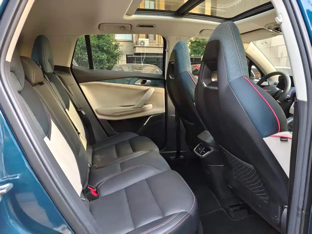 Lynk & Co 06 2020 1.5T Yao Halo купить на сайте DeffCars