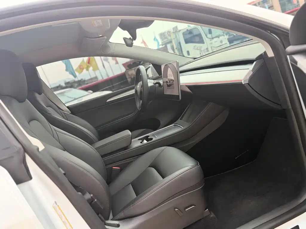 Model Y 2023 rear-wheel drive version купить на сайте DeffCars