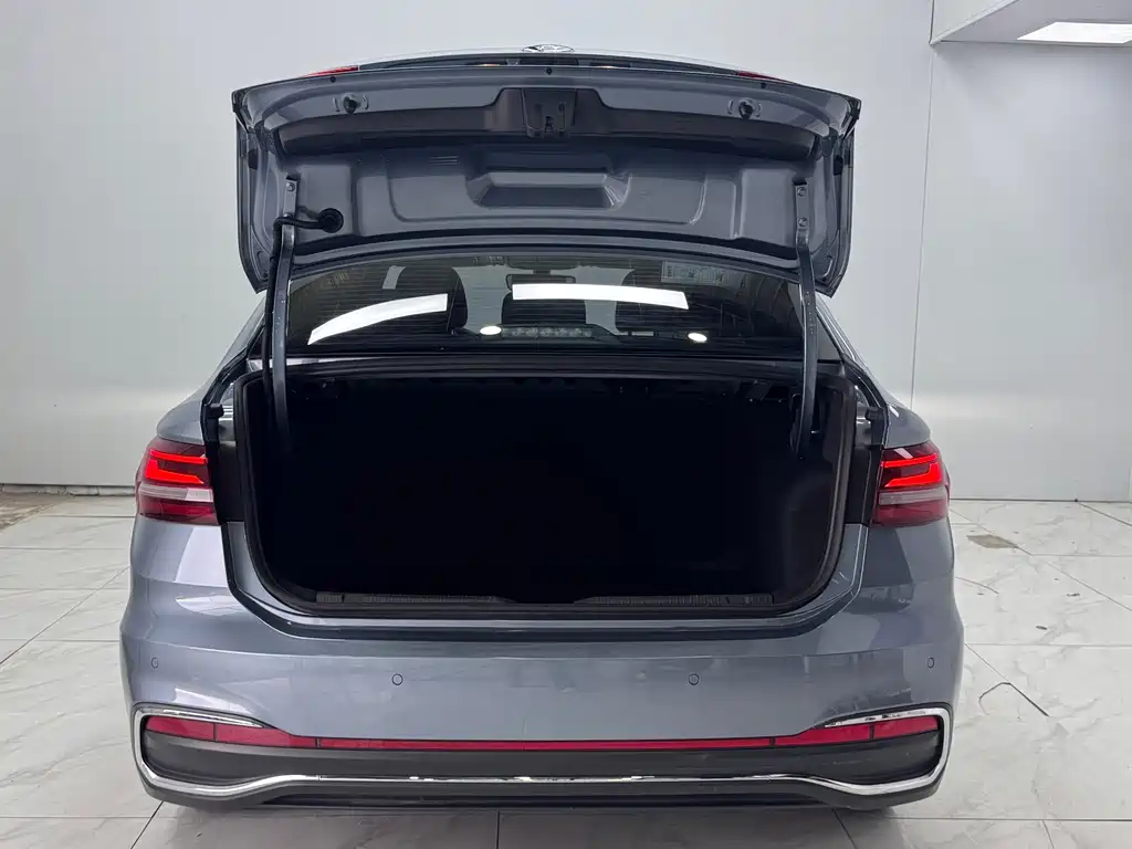 Lavida 2023 1.5L automatic 5 million version купить на сайте DeffCars