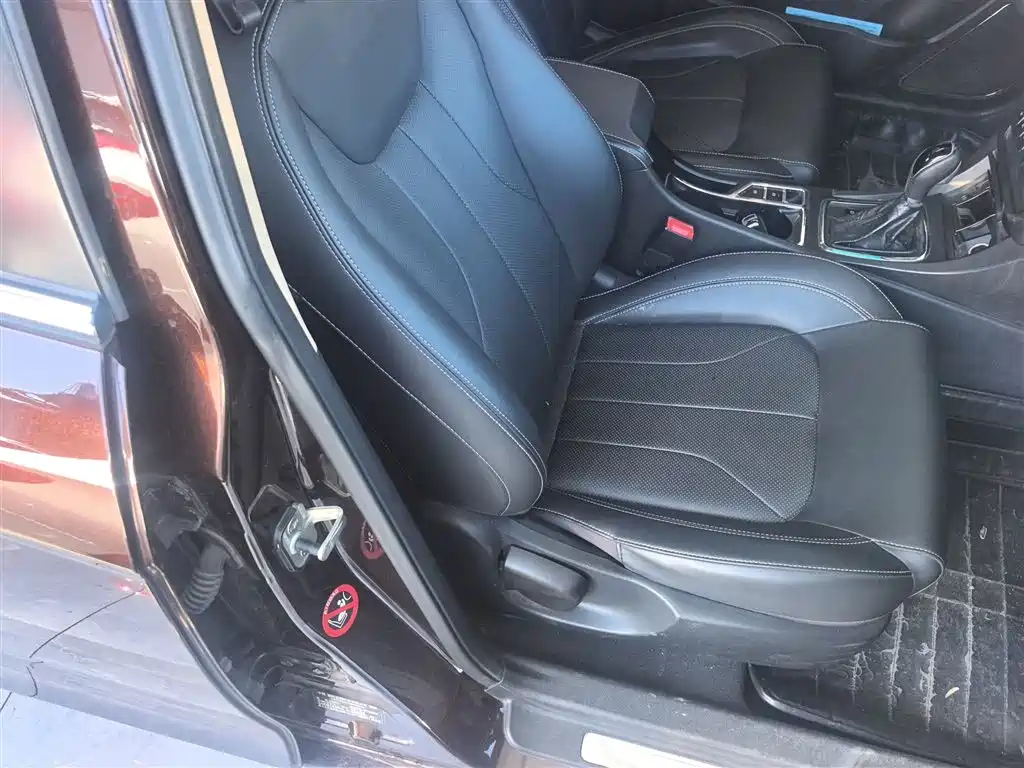 Emgrand 2017 Sedan Million Model 1.5L CVT Upward Version купить на сайте DeffCars
