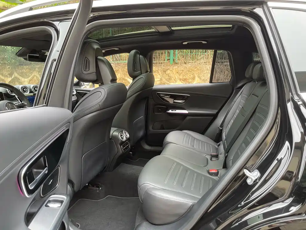 Mercedes-Benz GLC 2024 GLC 260 L 4MATIC luxury model 5 seats купить на сайте DeffCars