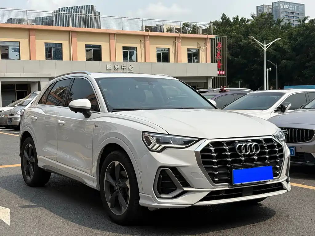 Audi Q3 2021 35 TFSI Fashionable and Dynamic купить на сайте DeffCars