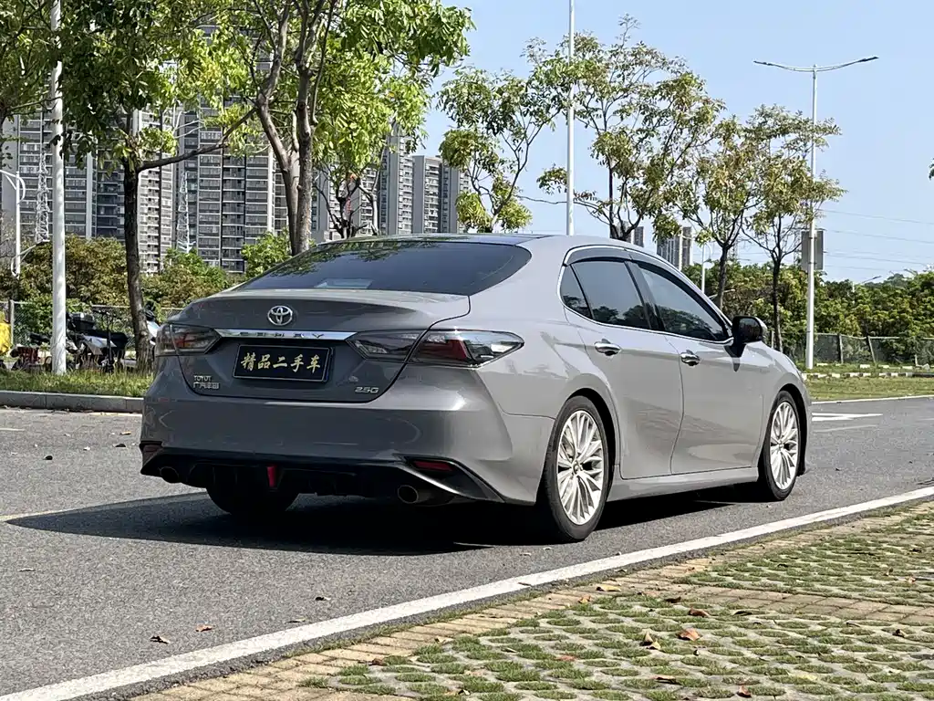 Camry 2018 2.5G Deluxe Edition купить на сайте DeffCars