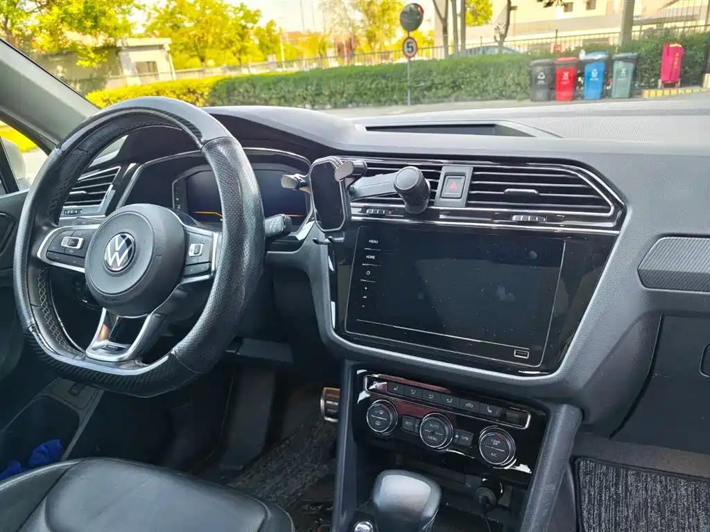 Tiguan L 2021 330TSI automatic two-wheel drive R-Line flagship version купить на сайте DeffCars