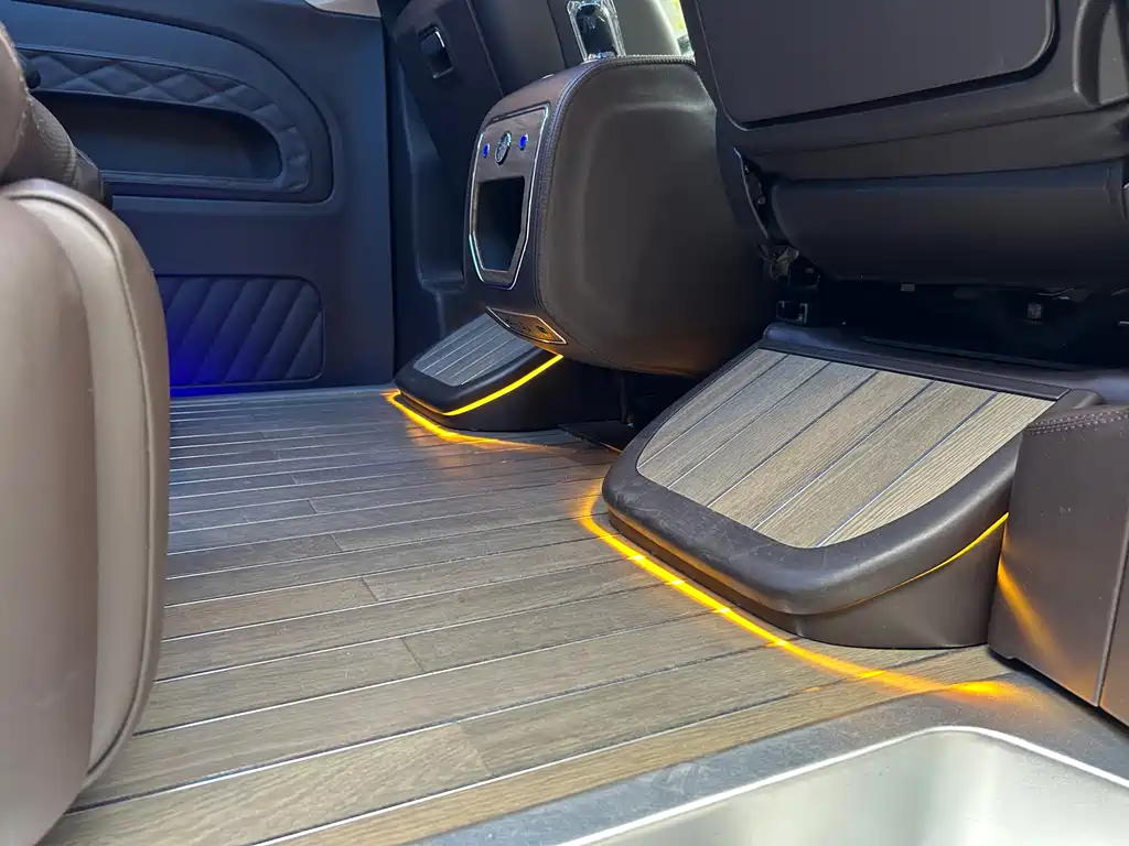 Vito 2023 2.0T Business Edition 7 seats купить на сайте DeffCars