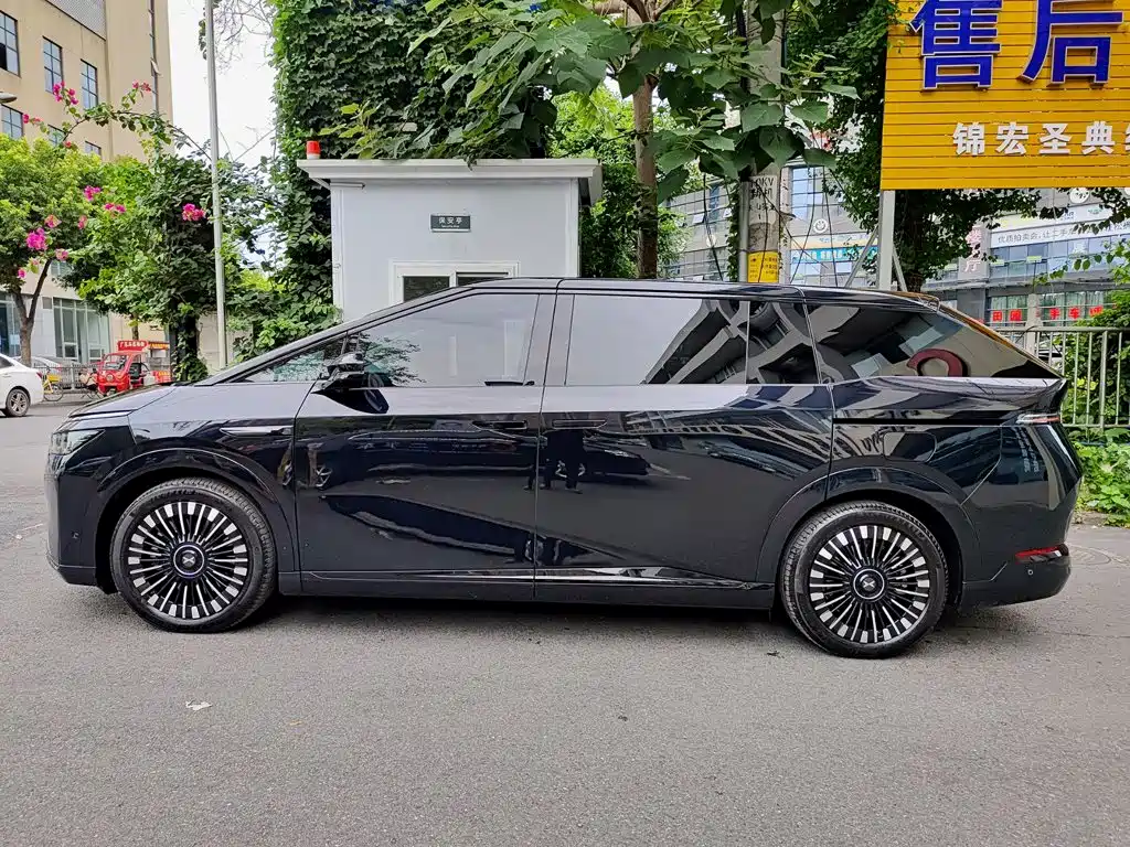 Xpeng X9 2026 Extended Range 1602 Ultra купить на сайте DeffCars