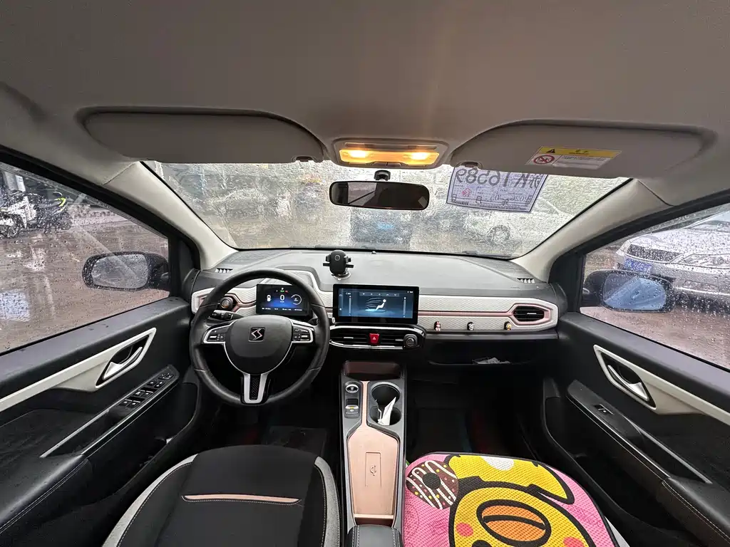 Huaxianzi 2021 model 302km fashion model 31.4kWh купить на сайте DeffCars