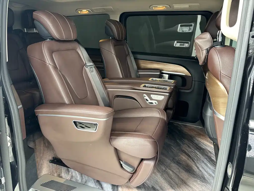 Mercedes-Benz V-Class 2022 V 260 L Long Wheelbase Premium Edition купить на сайте DeffCars