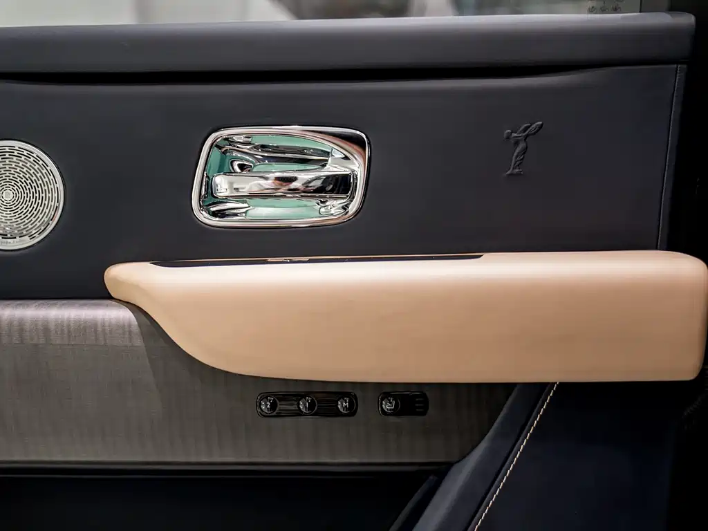 Cullinan 2018 four-seat version купить на сайте DeffCars