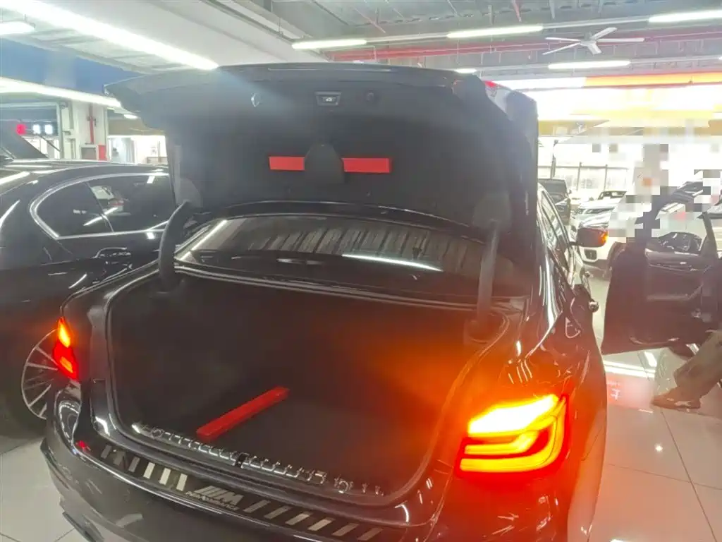 BMW 5 Series 2019 530Li Leading M Sports Package купить на сайте DeffCars