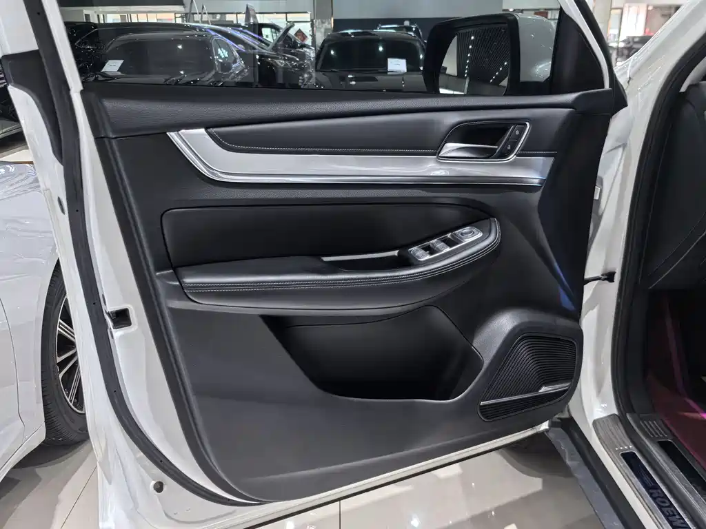 Roewe RX8 2019 30T Intelligent Network 2WD Super Flagship Edition купить на сайте DeffCars