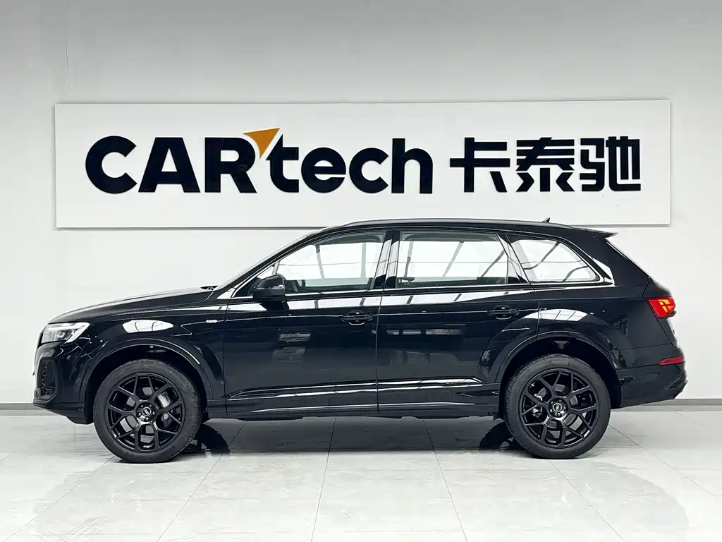 Audi Q7 2025 45 TFSI quattro S line Black Warrior купить на сайте DeffCars