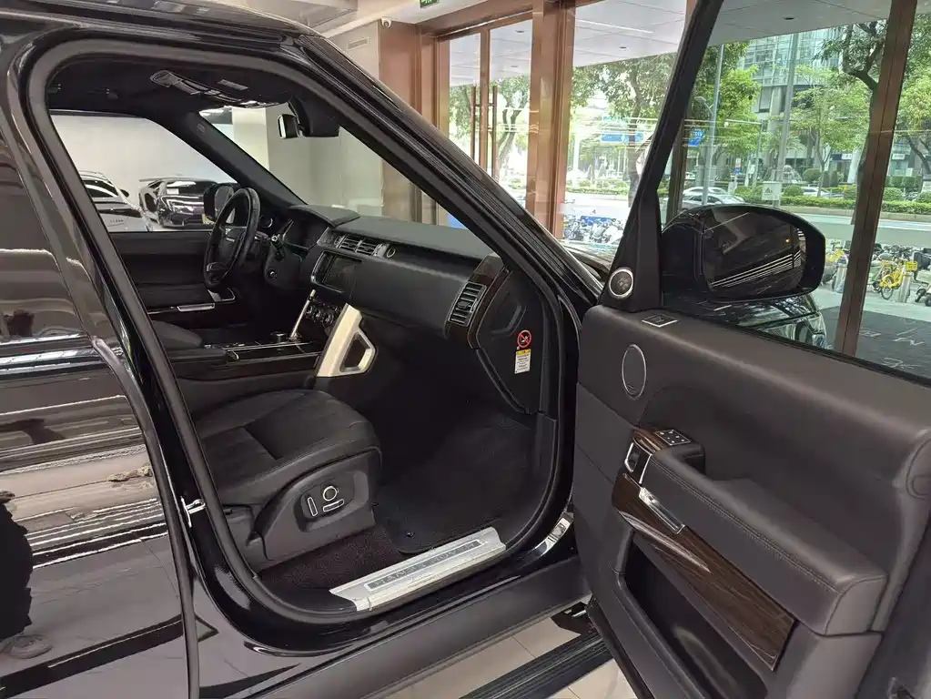 Range Rover 2016 3.0 SC V6 Vogue SE Genesis Extended Edition купить на сайте DeffCars
