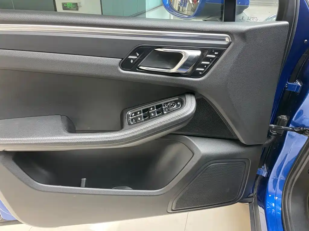 Macan 2017 Macan 2.0T купить на сайте DeffCars