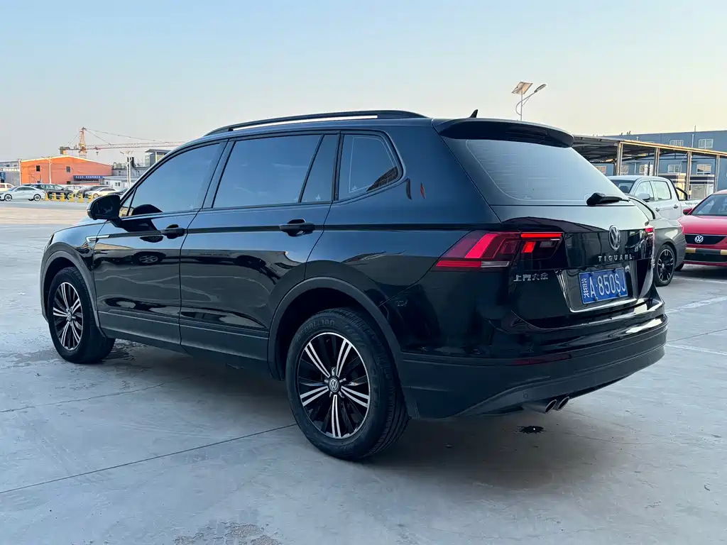 Tiguan L 2020 330TSI automatic two-wheel drive fashion version National VI купить на сайте DeffCars
