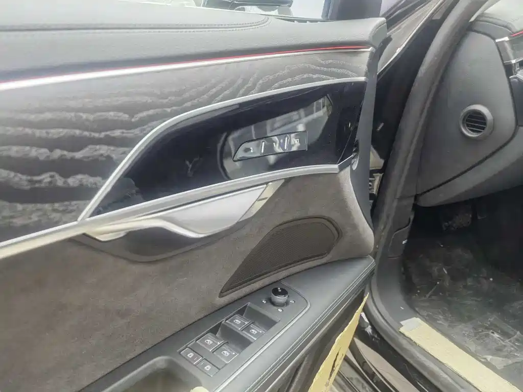 Audi A8 2024 A8L 50 TFSI quattro Premium Selection купить на сайте DeffCars