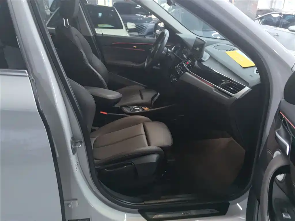 BMW X1 2021 sDrive20Li Exclusive Model купить на сайте DeffCars