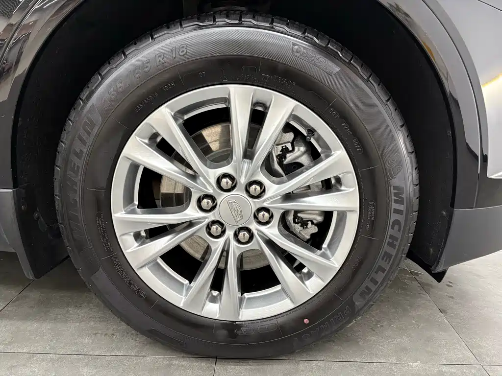 Cadillac XT5 2022 2.0T two-wheel drive luxury model купить на сайте DeffCars