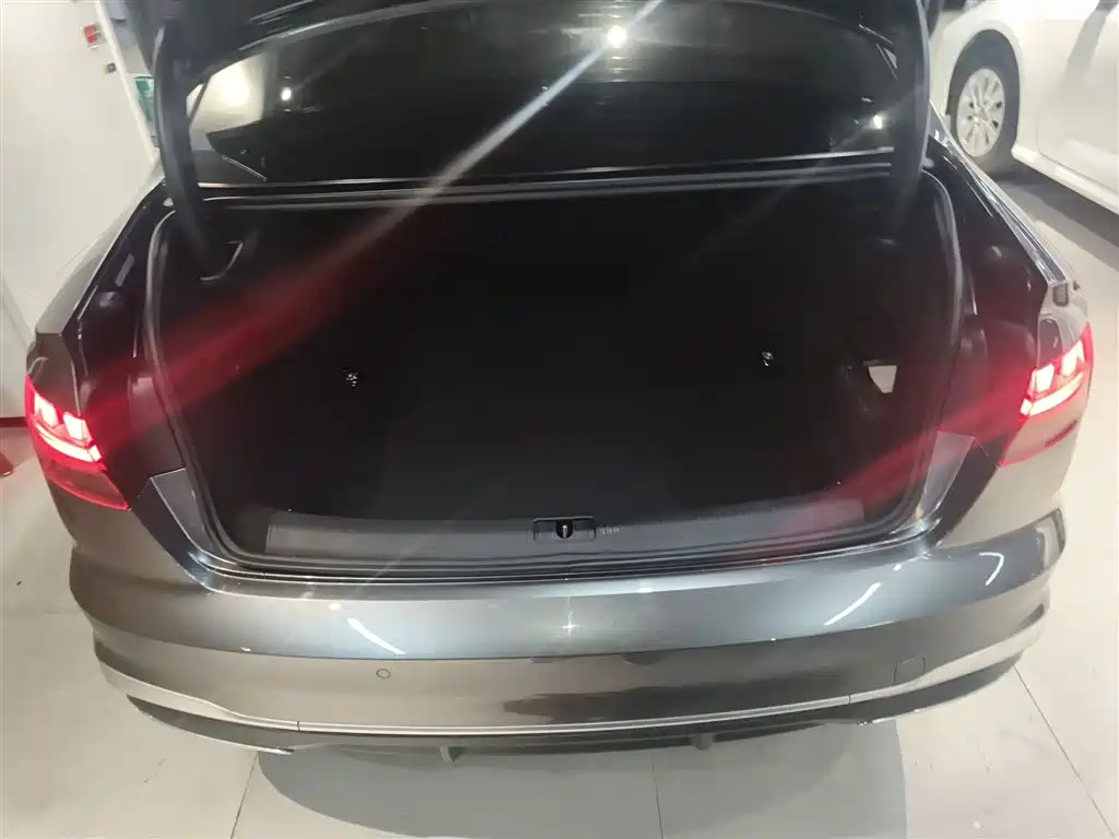 Audi A4L 2020 40 TFSI Fashionable and Dynamic купить на сайте DeffCars