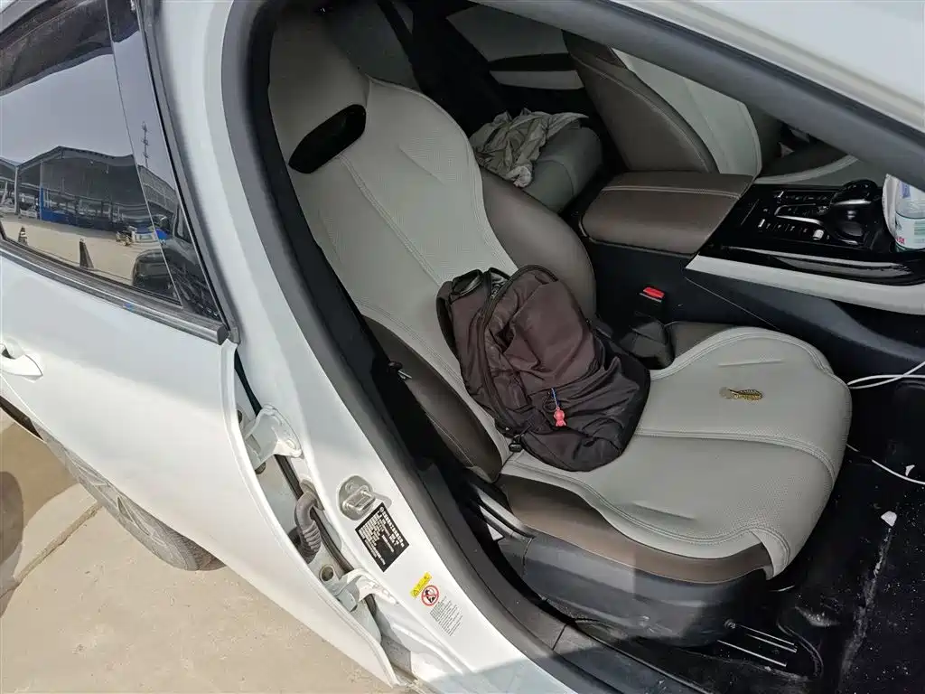 Qin PLUS 2023 Champion Edition DM-i 55KM Leading Model купить на сайте DeffCars