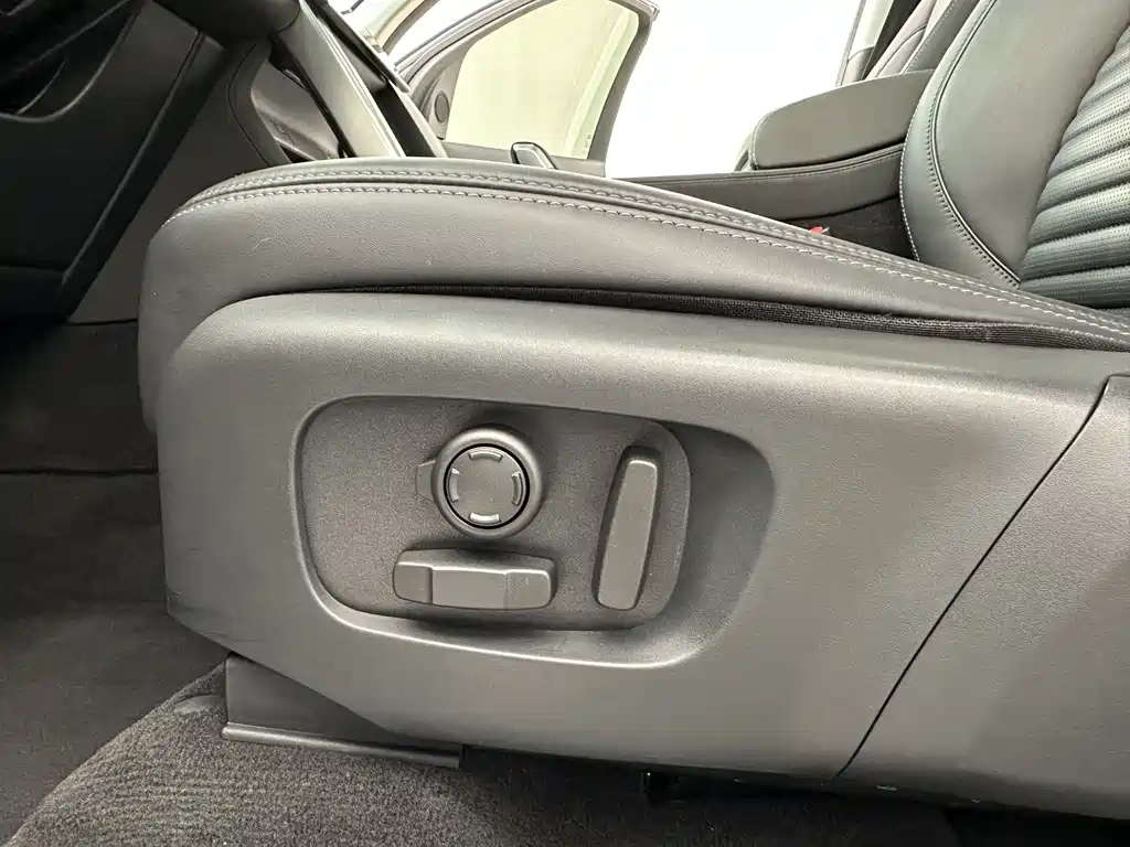 Discovery Sport 2024 Luxury Customized Edition купить на сайте DeffCars