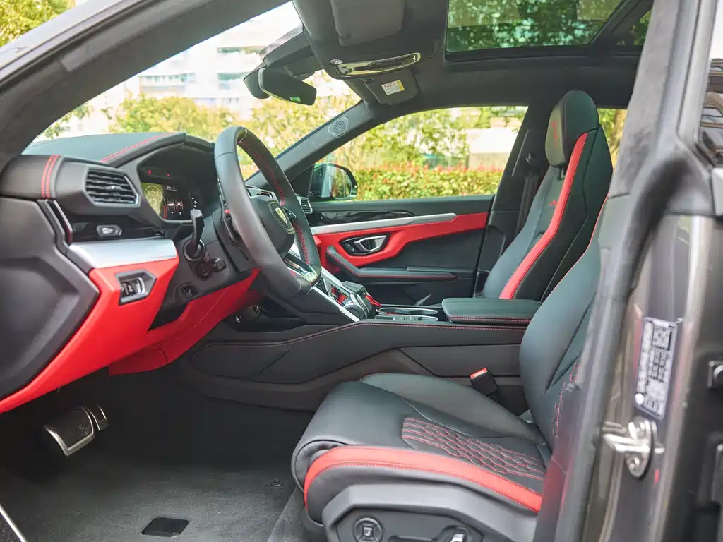 Urus 2023 4.0T V8 S купить на сайте DeffCars